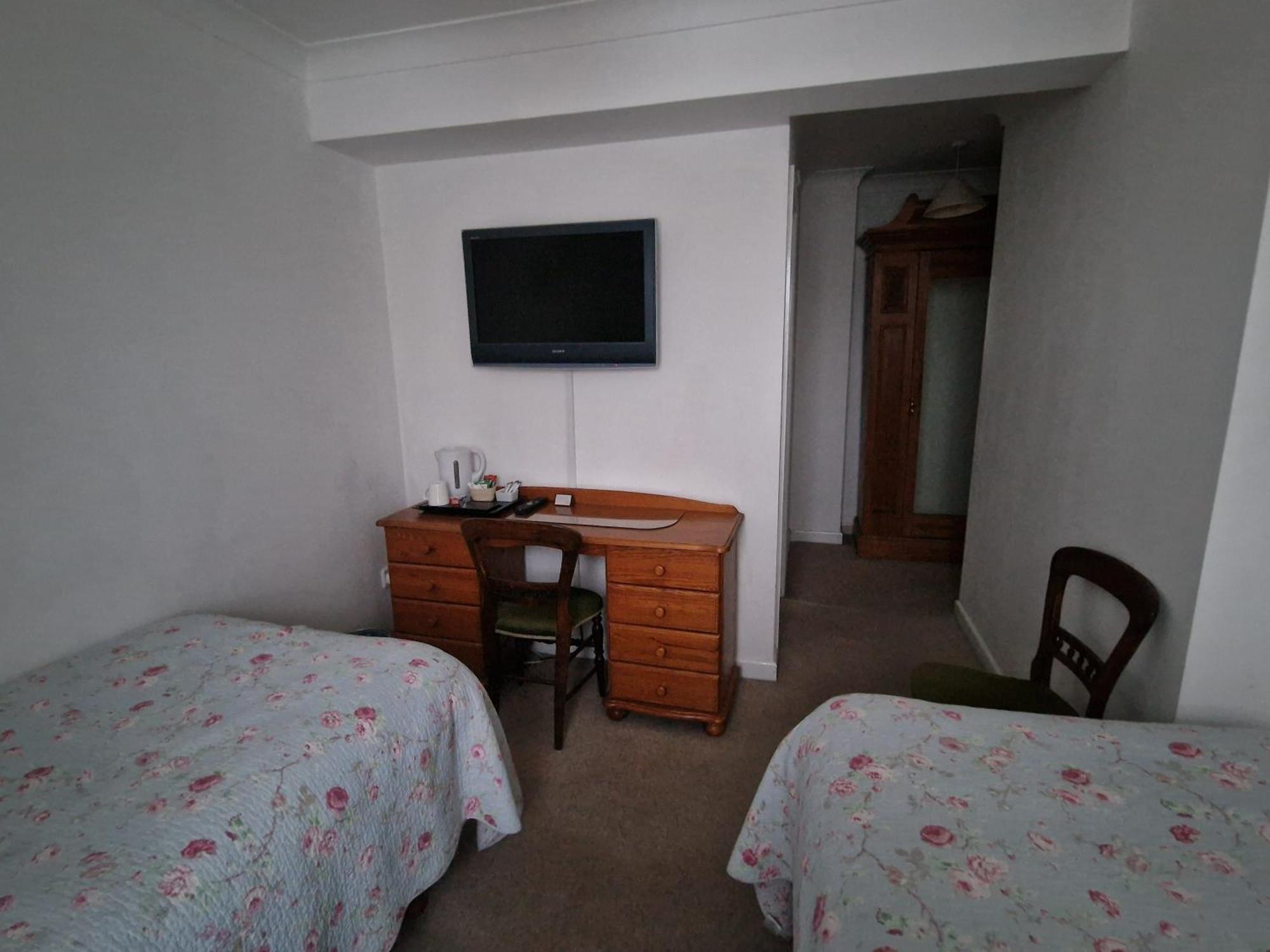 Avon Manor Guest House Lee-on-the-Solent Ngoại thất bức ảnh